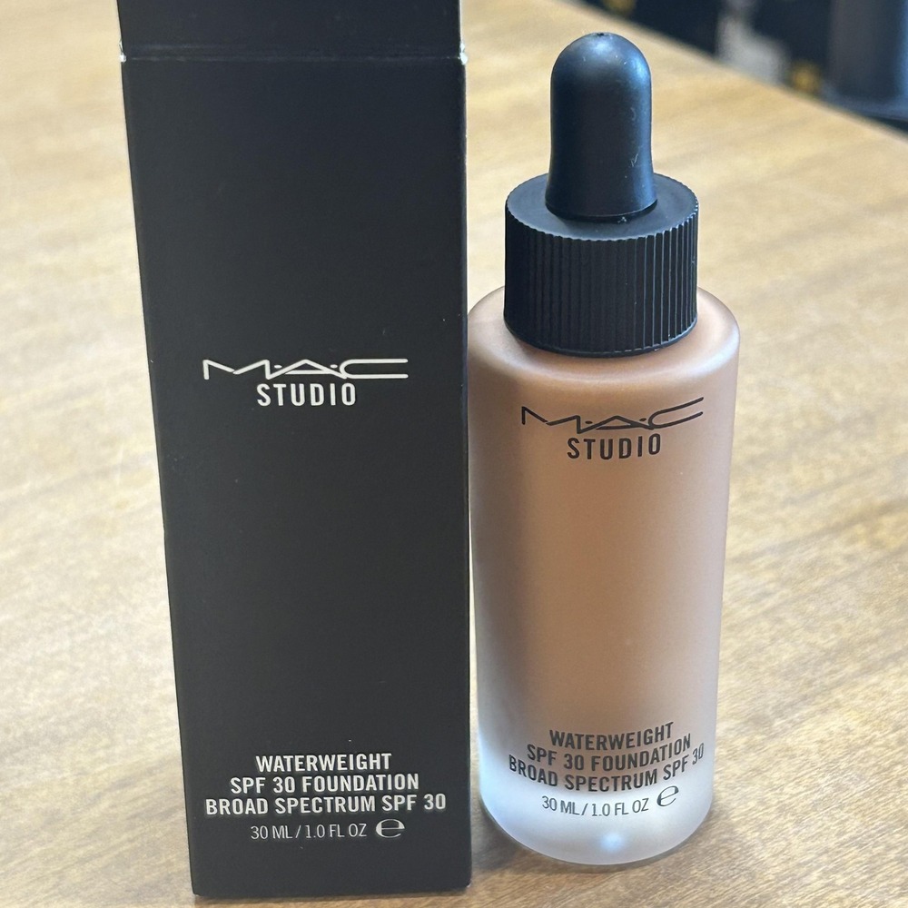 MAC Studio Waterweight Foundation NC50 1oz 30ml SPF 30 Broad Spectrum Makeup